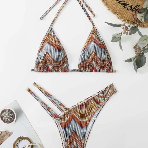 Bikini Set - Picture 2 of 11